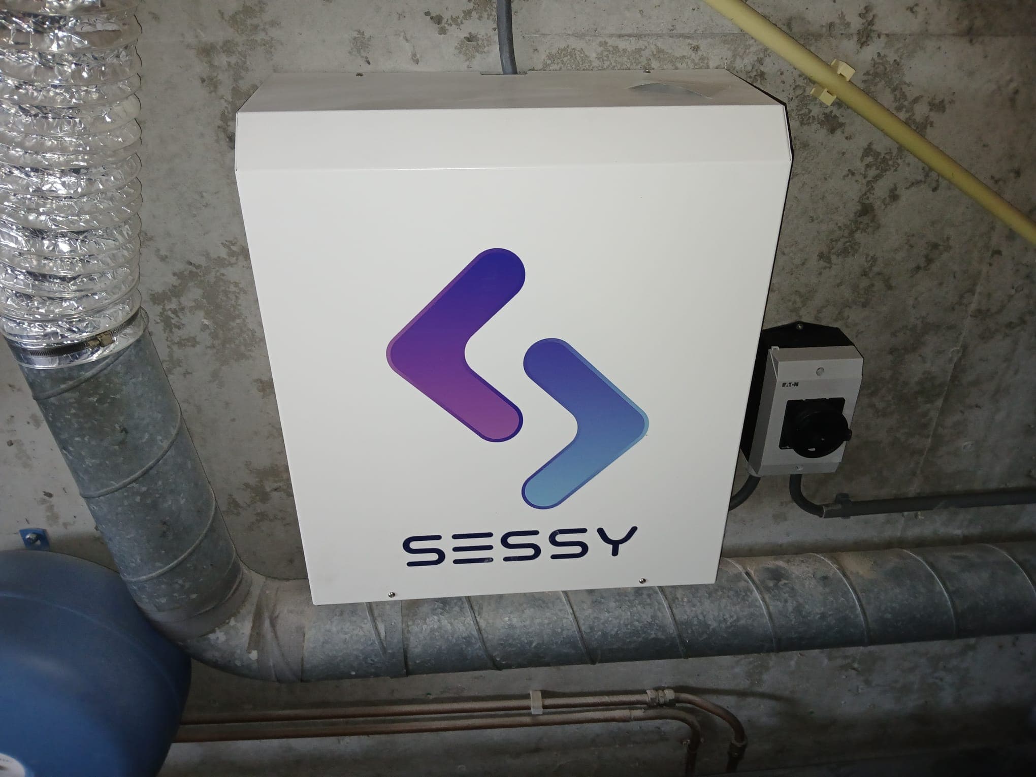 Batterij aan de muur